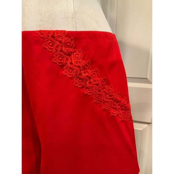 NBD x NAVEN Red Floral Appliqué Zip-Up Short Shorts, Size M - Picture 2 of 7